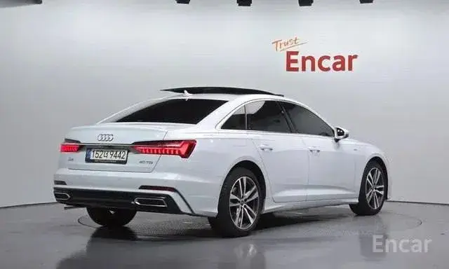 AUDI A4 2019