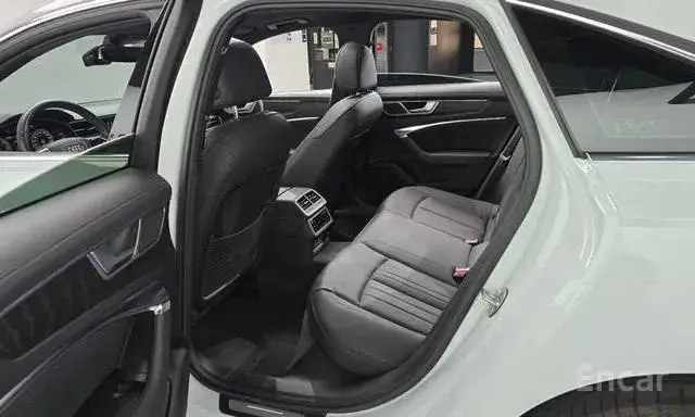 AUDI A4 2019