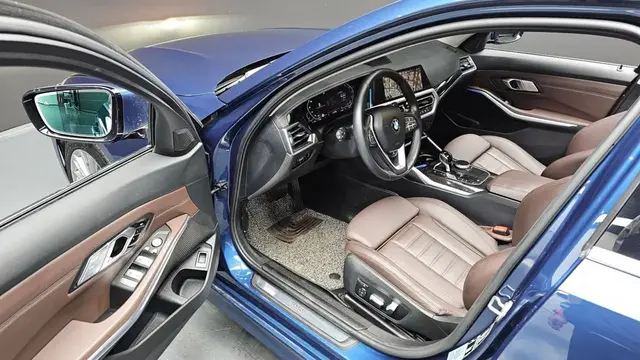 BMW 3 SERIES LUXURY 2022