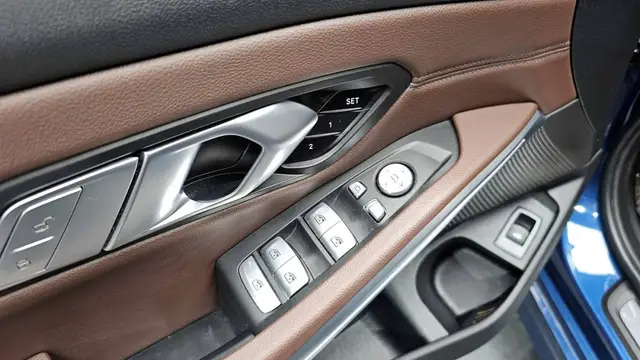 BMW 3 SERIES LUXURY 2022