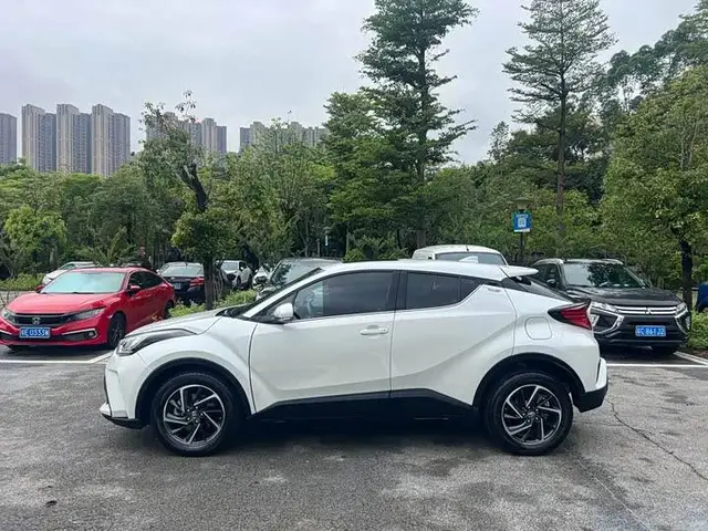 TOYOTA C-HR LUXURY 2021