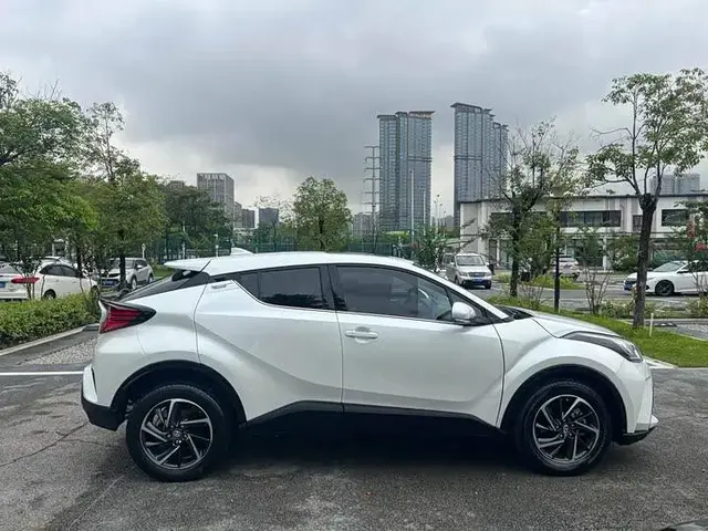 TOYOTA C-HR LUXURY 2021