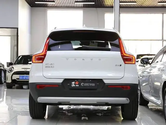 VOLVO XC40 LUXURY 2023