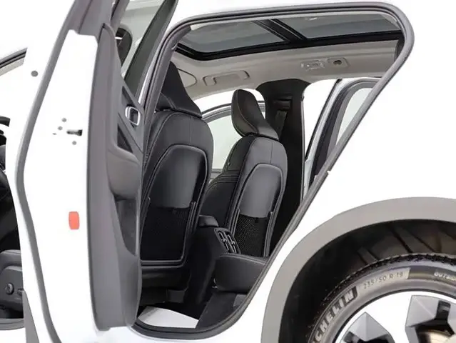 VOLVO XC40 LUXURY 2023