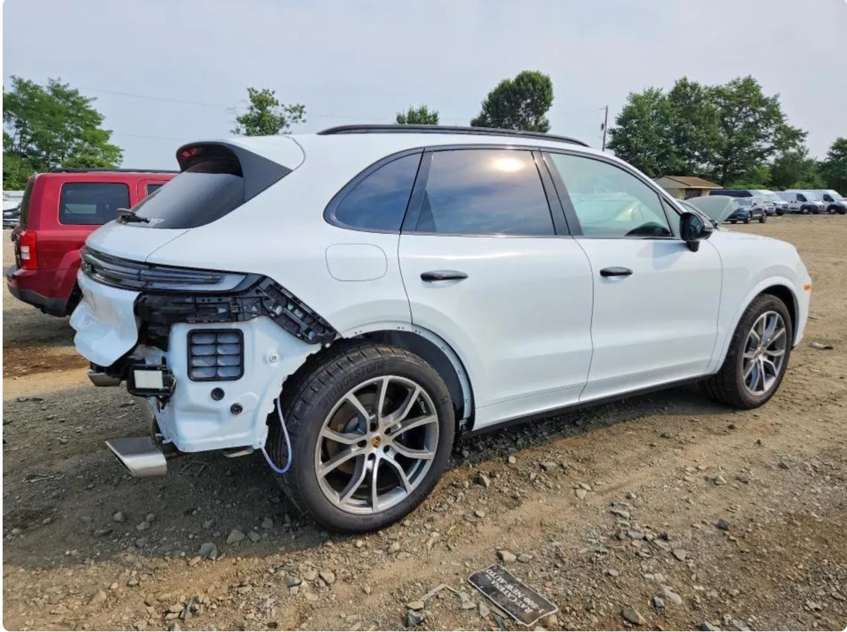 PORSCHE CAYENNE 2024