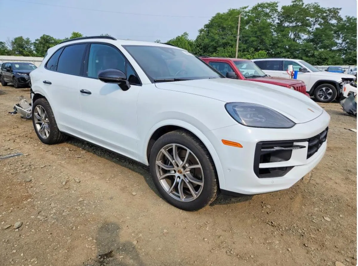 PORSCHE CAYENNE 2024