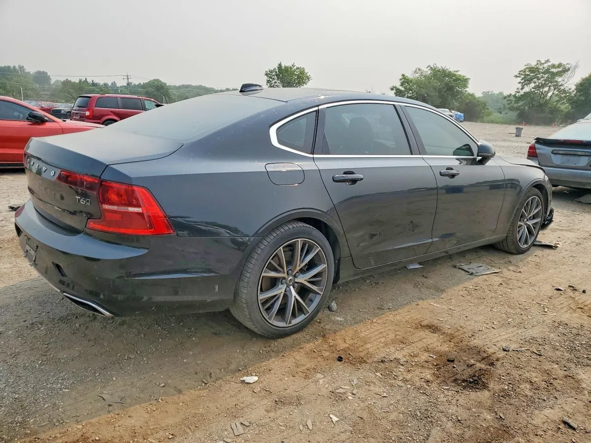VOLVO S90 T6 MOMENTUM 2018