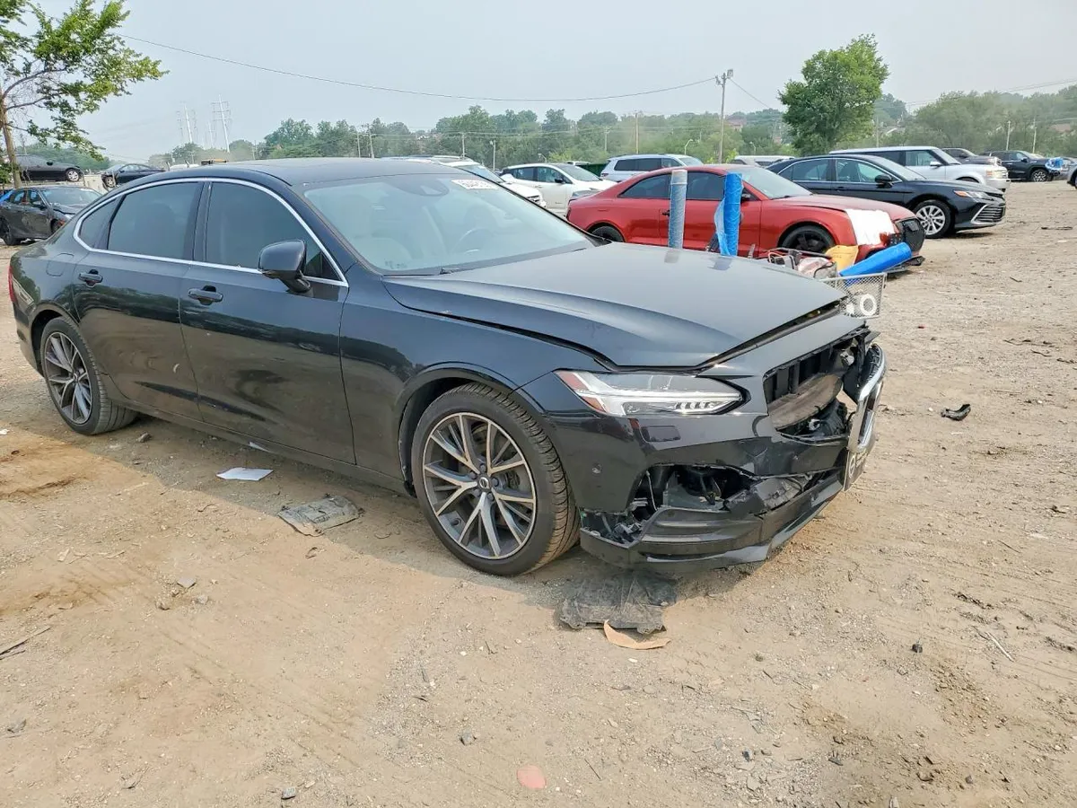 VOLVO S90 T6 MOMENTUM 2018