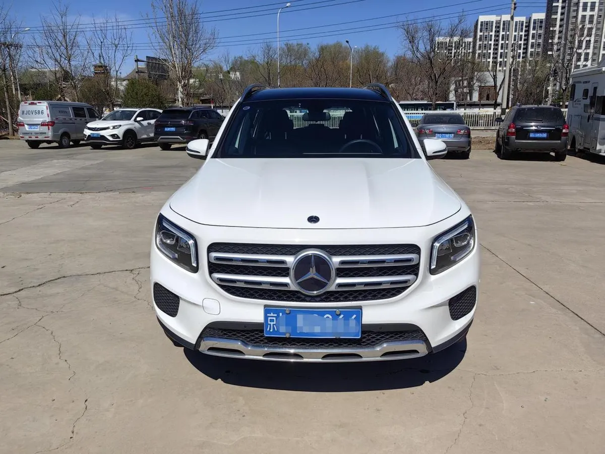 MERCEDES-BENZ GLB 2023