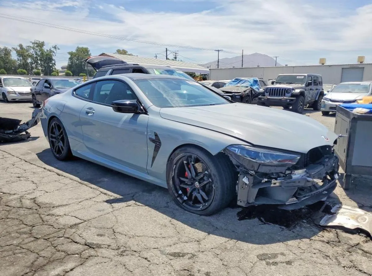 BMW M8 2023