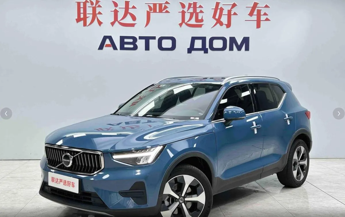 VOLVO XC40 LUXURY 2023