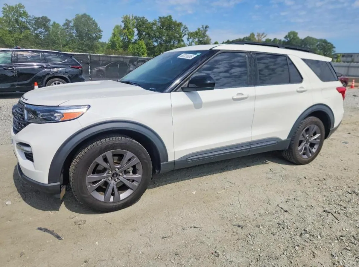 FORD EXPLORER XLT 2022