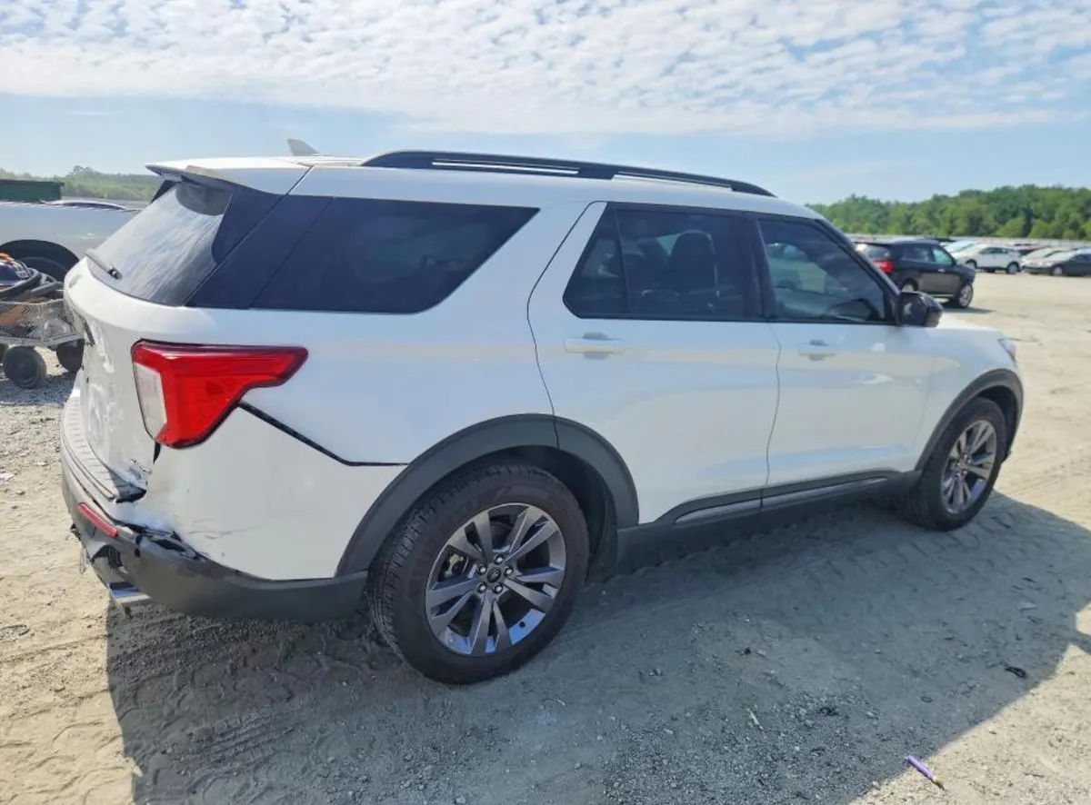 FORD EXPLORER XLT 2022