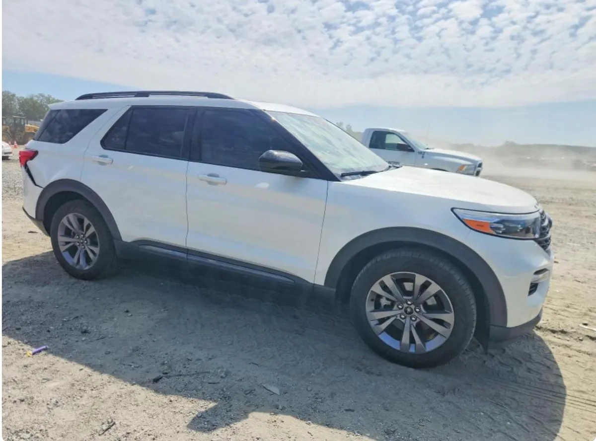 FORD EXPLORER XLT 2022