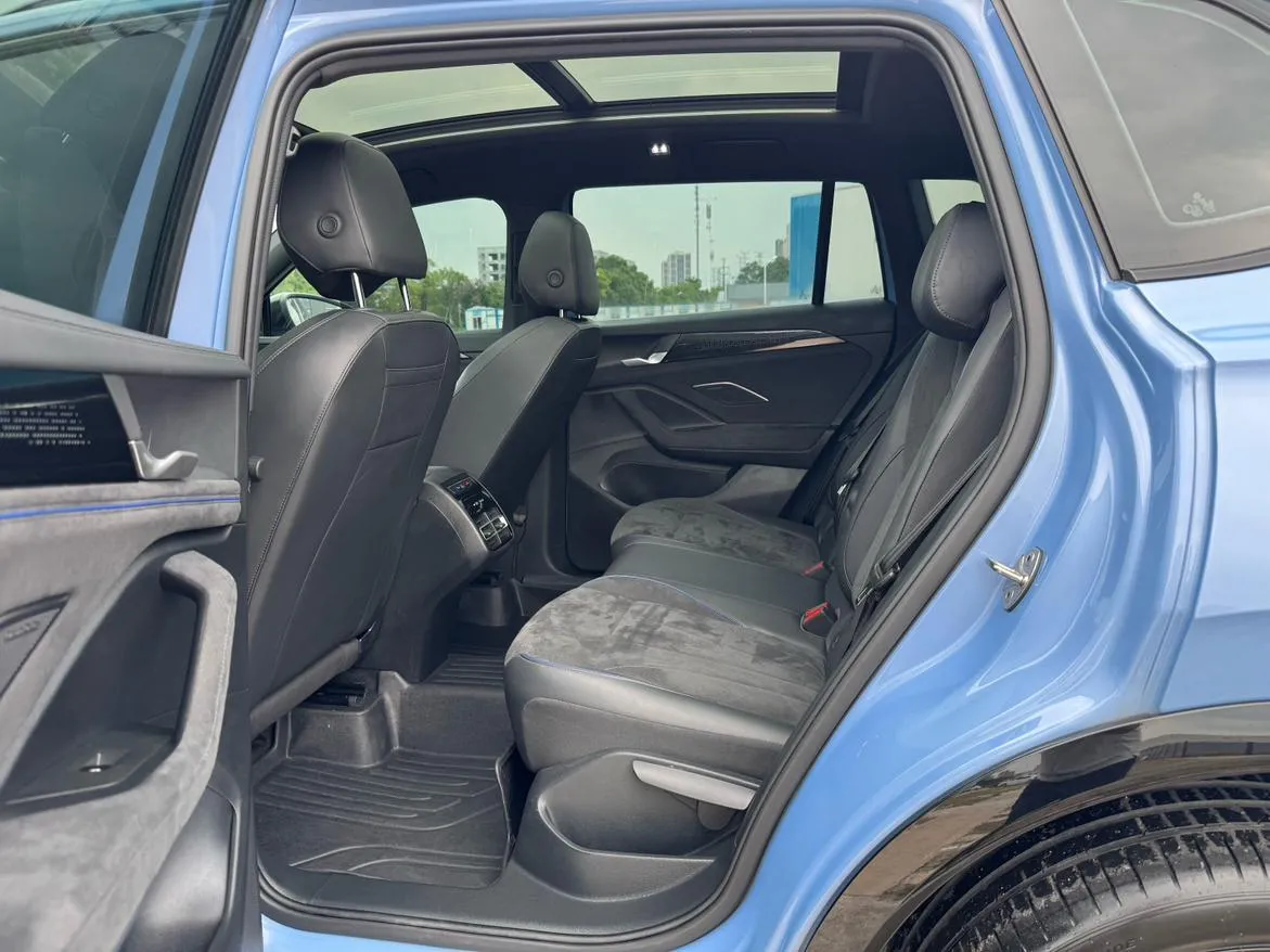 VOLKSWAGEN TIGUAN L 2024