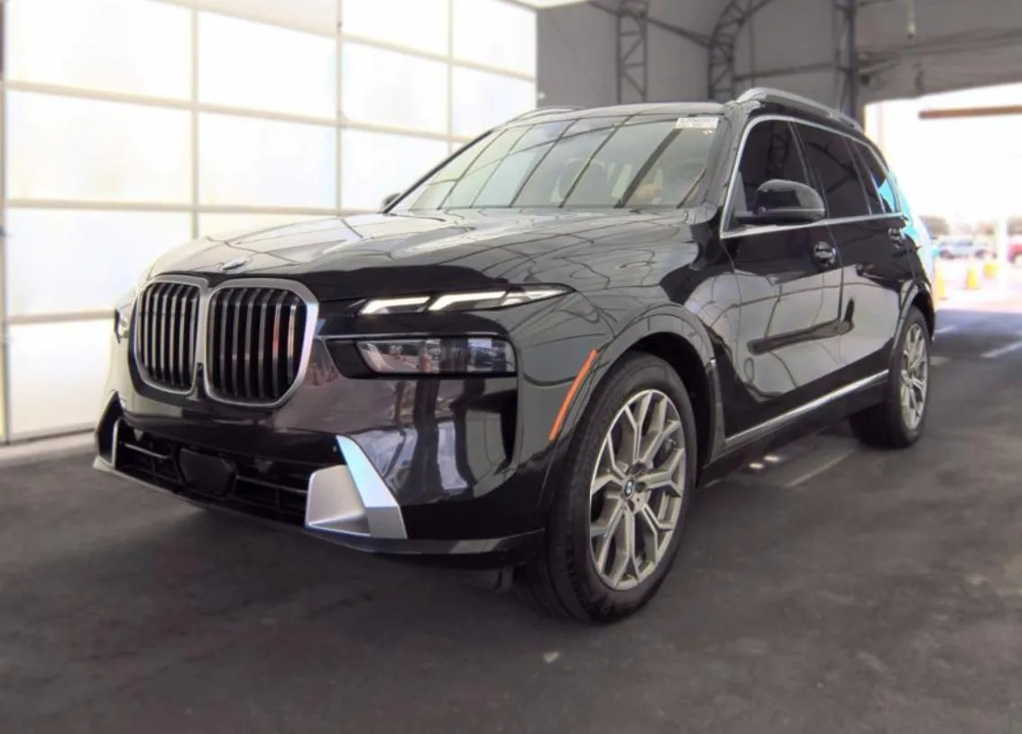 BMW X7 SPORTS ACTIVITY VEHICLE 2023
