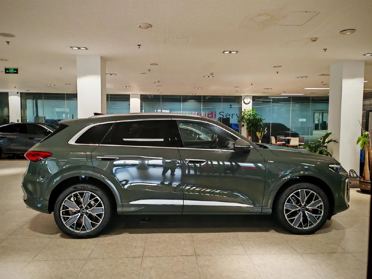 AUDI Q5L LUXURY 2026