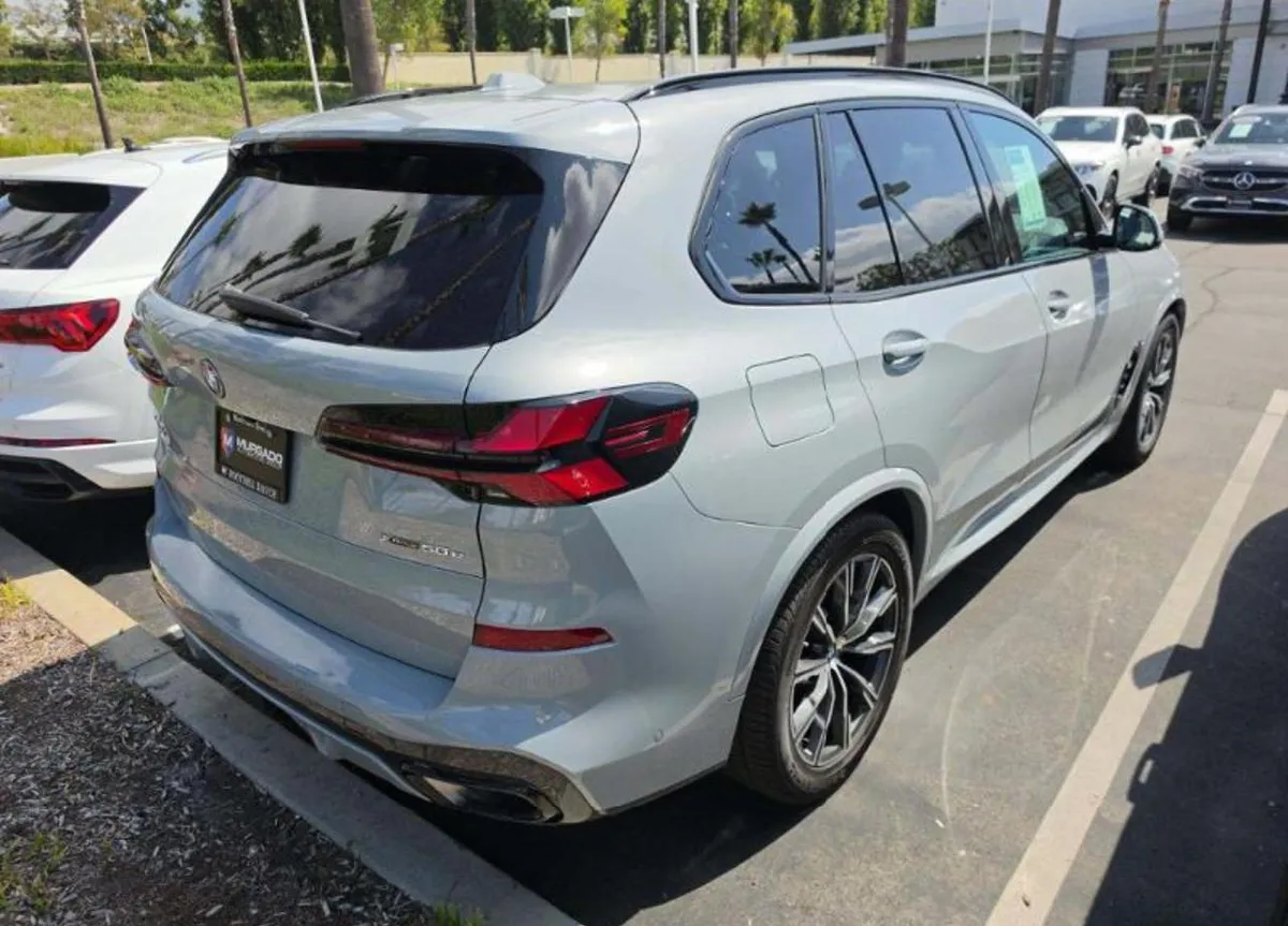 BMW X5 SPORTS ACTIVITY VEHICLE 2024