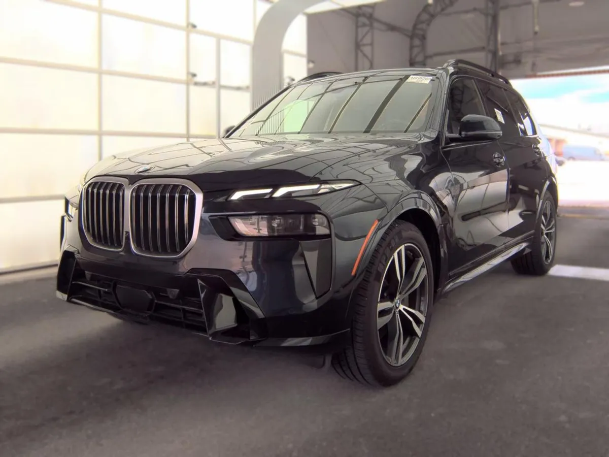 BMW X7 SPORTS ACTIVITY VEHICLE 2022
