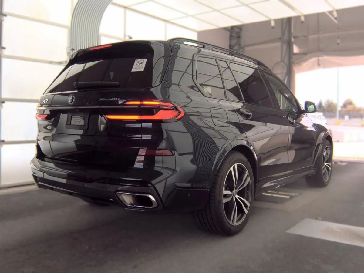 BMW X7 SPORTS ACTIVITY VEHICLE 2022