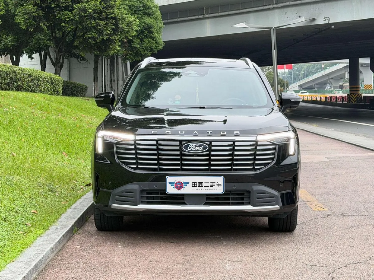 FORD EQUATOR PREMIUM 2025