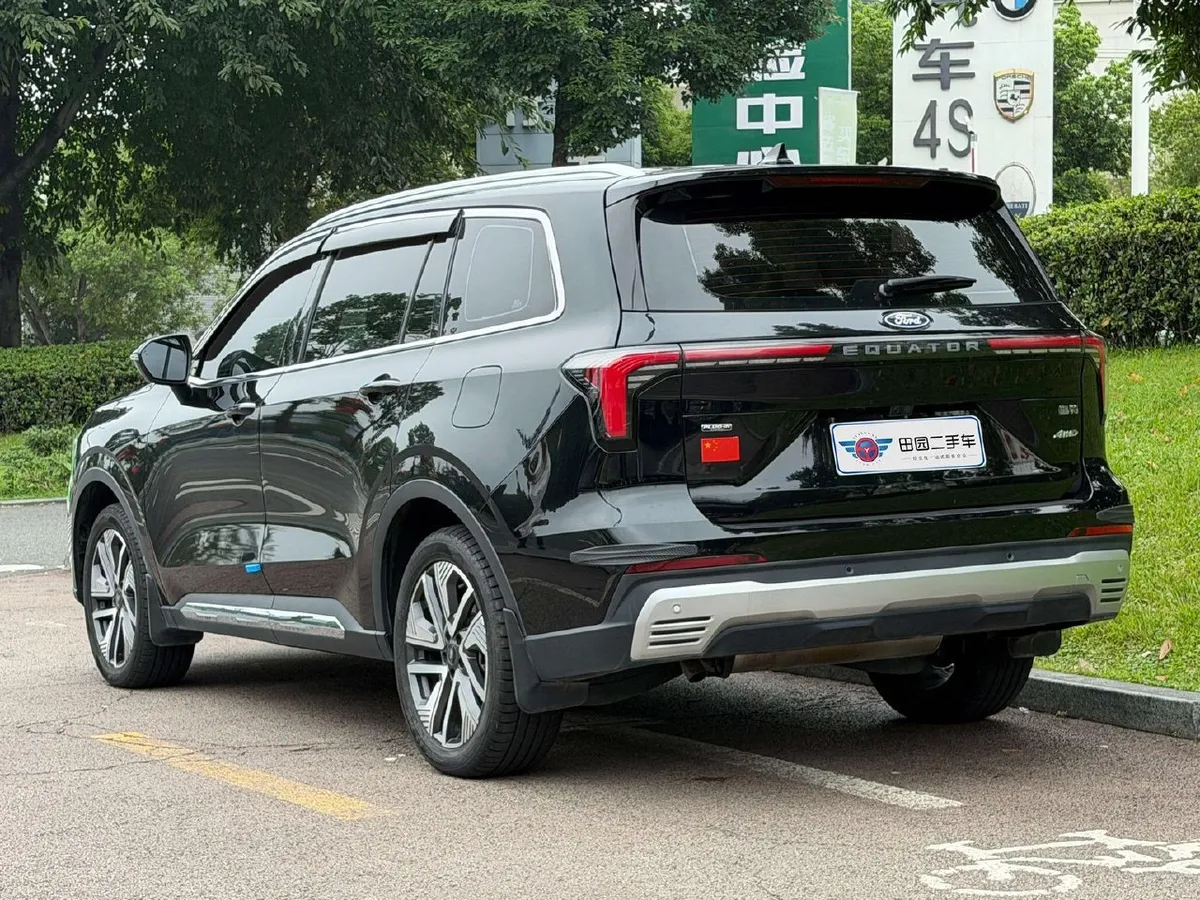 FORD EQUATOR PREMIUM 2025