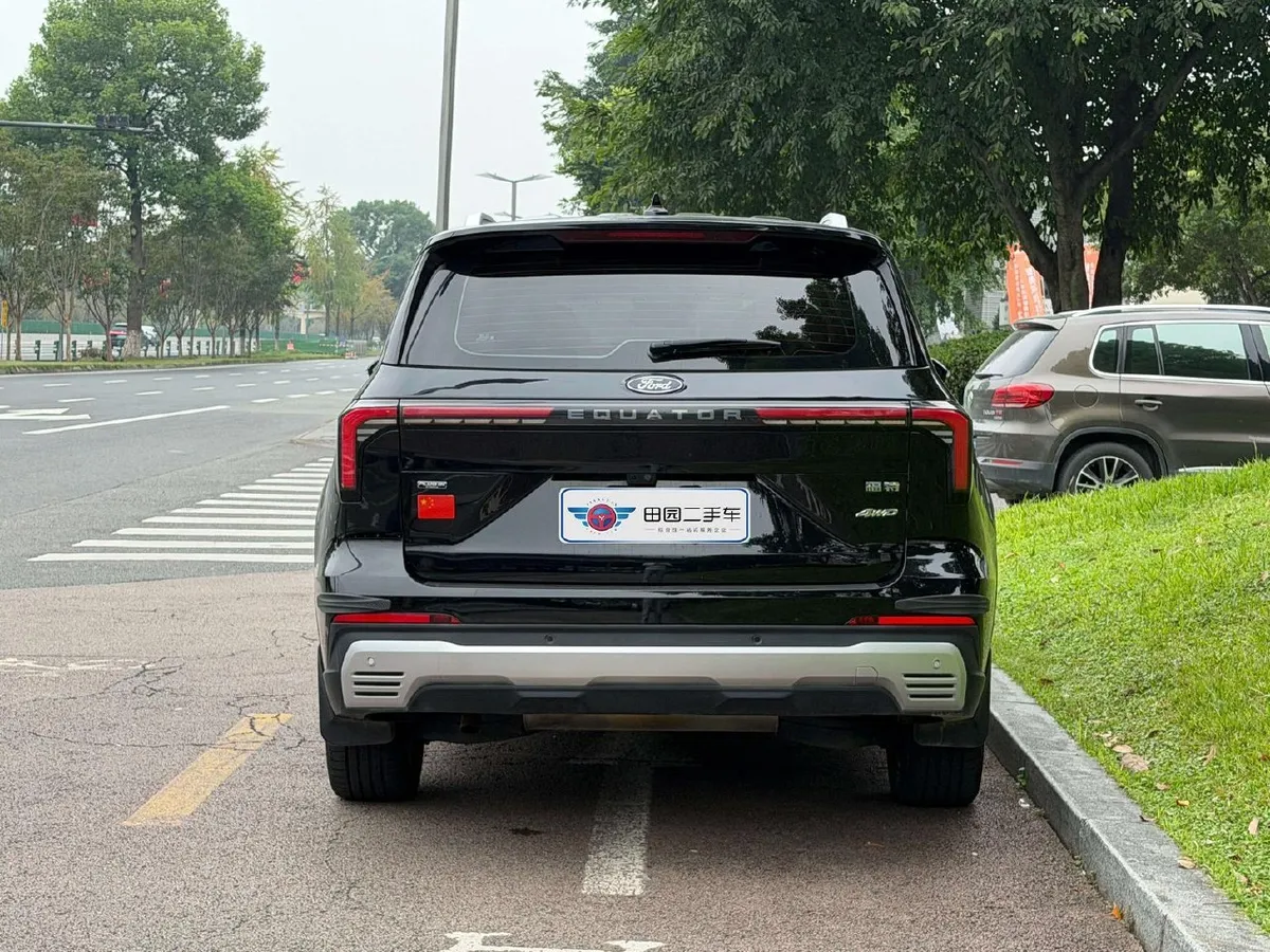 FORD EQUATOR PREMIUM 2025