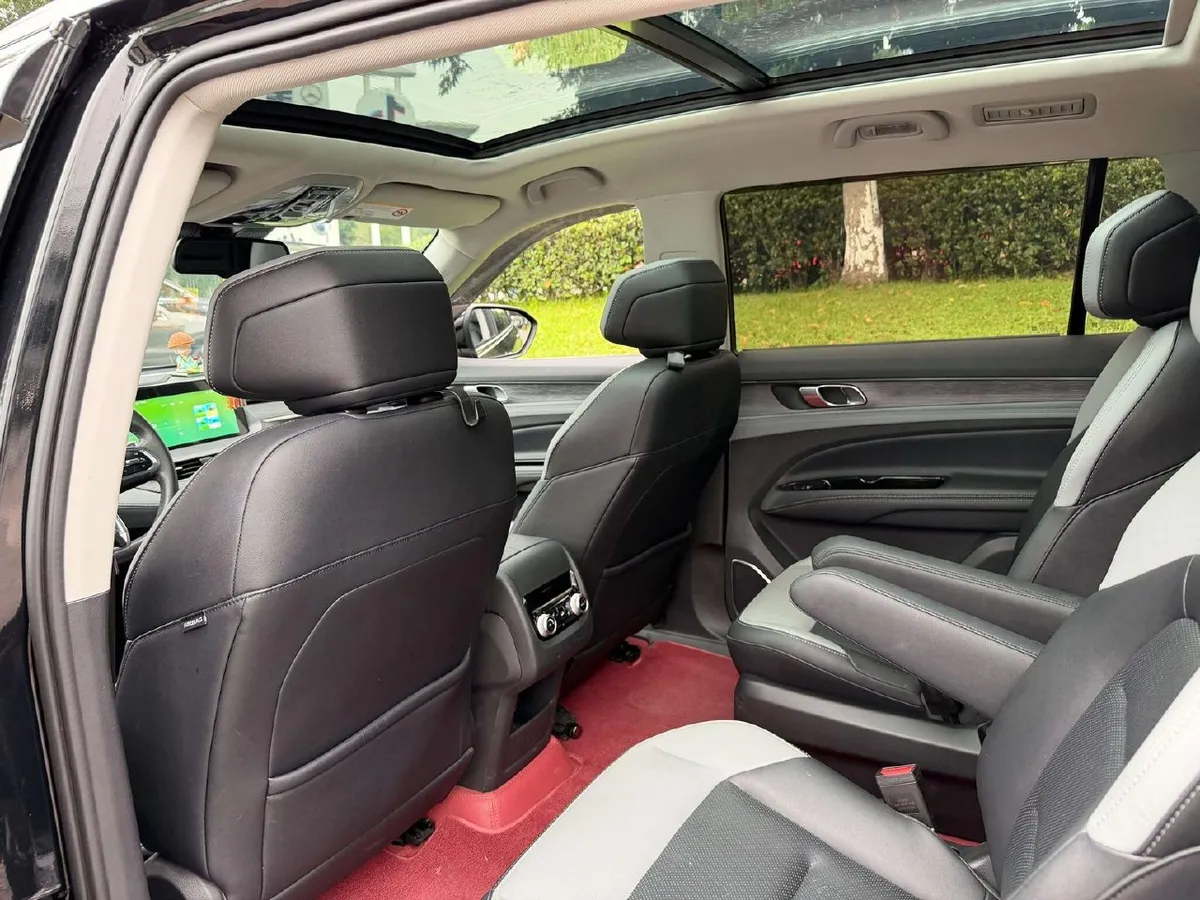 FORD EQUATOR PREMIUM 2025