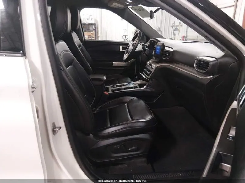 FORD EXPLORER XLT 2023