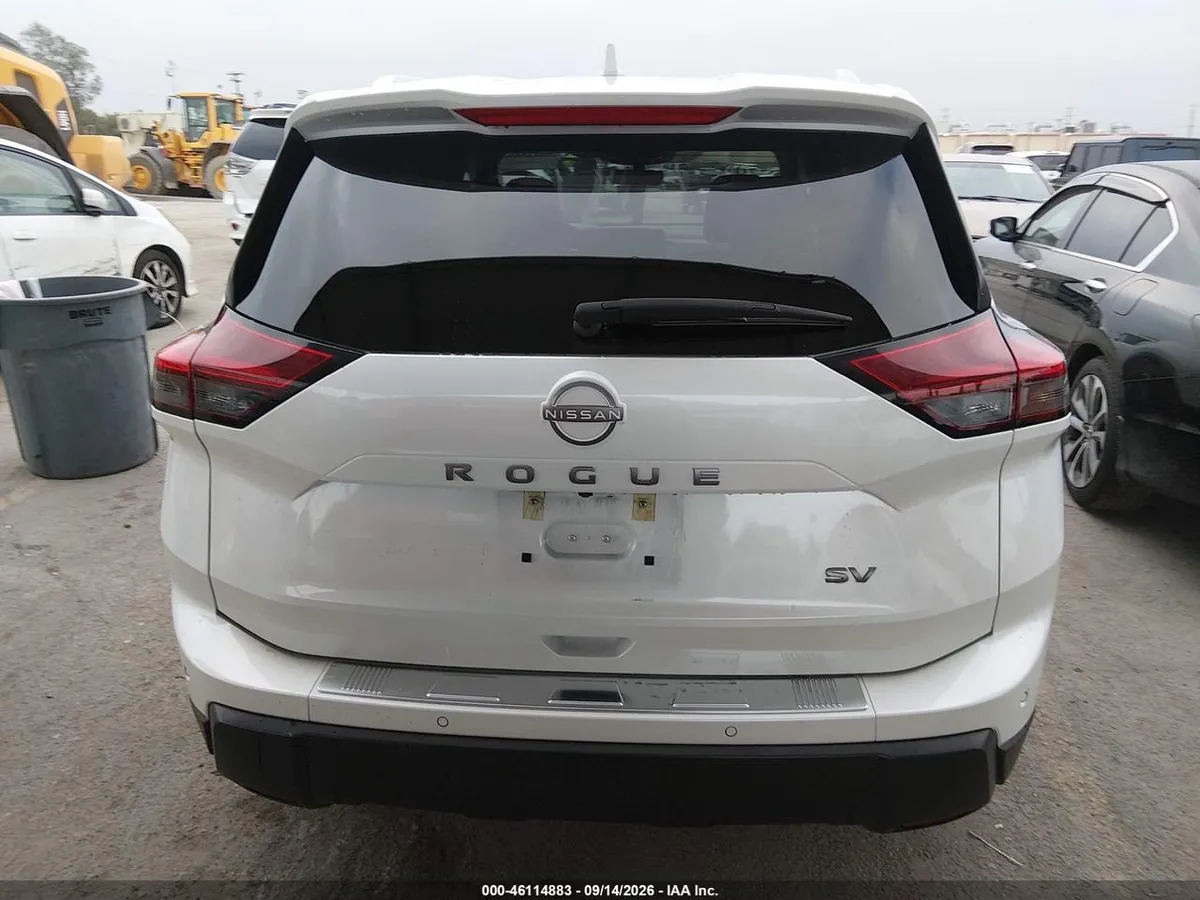 NISSAN ROGUE SV 2024