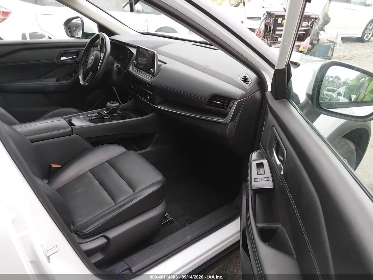 NISSAN ROGUE SV 2024