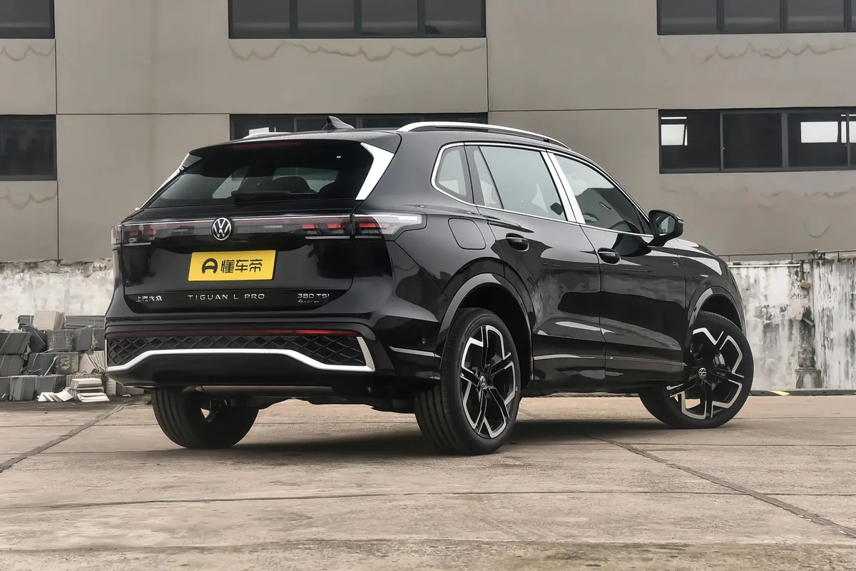 VOLKSWAGEN TIGUAN L 2026
