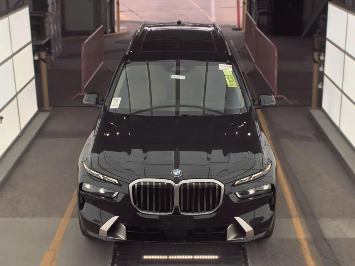 BMW X7 SPORTS ACTIVITY VEHICLE 2024