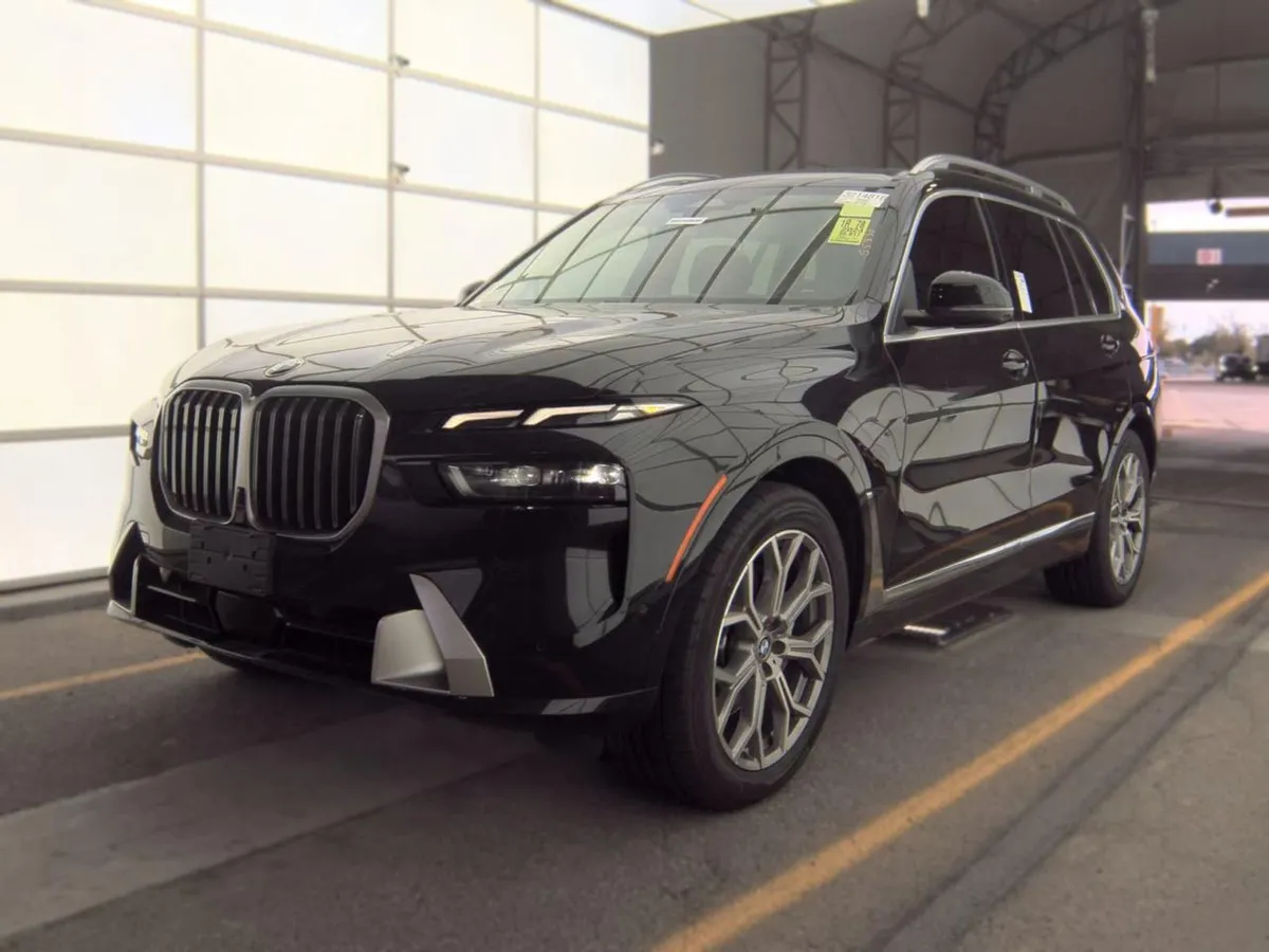 BMW X7 SPORTS ACTIVITY VEHICLE 2024