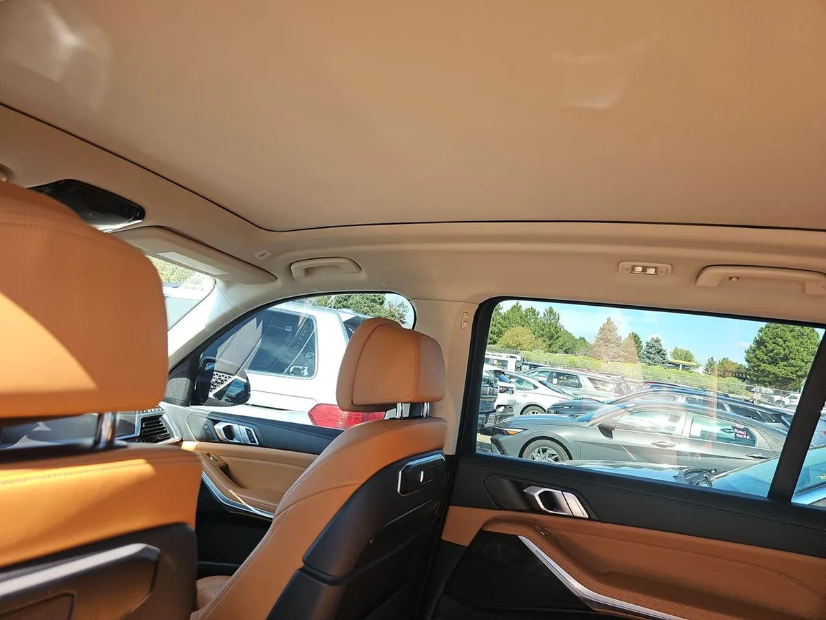 BMW X7 SPORTS ACTIVITY VEHICLE 2024