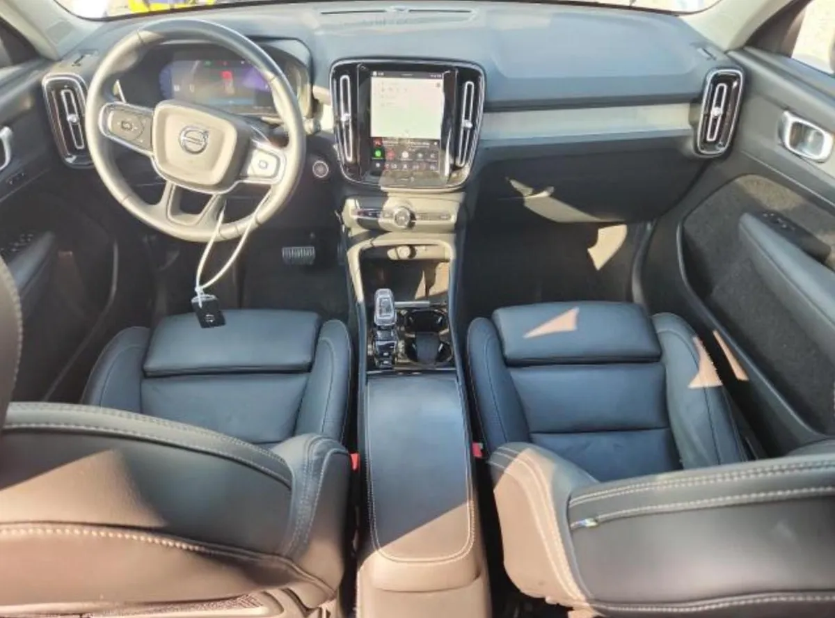 VOLVO XC40 PLUS 2024