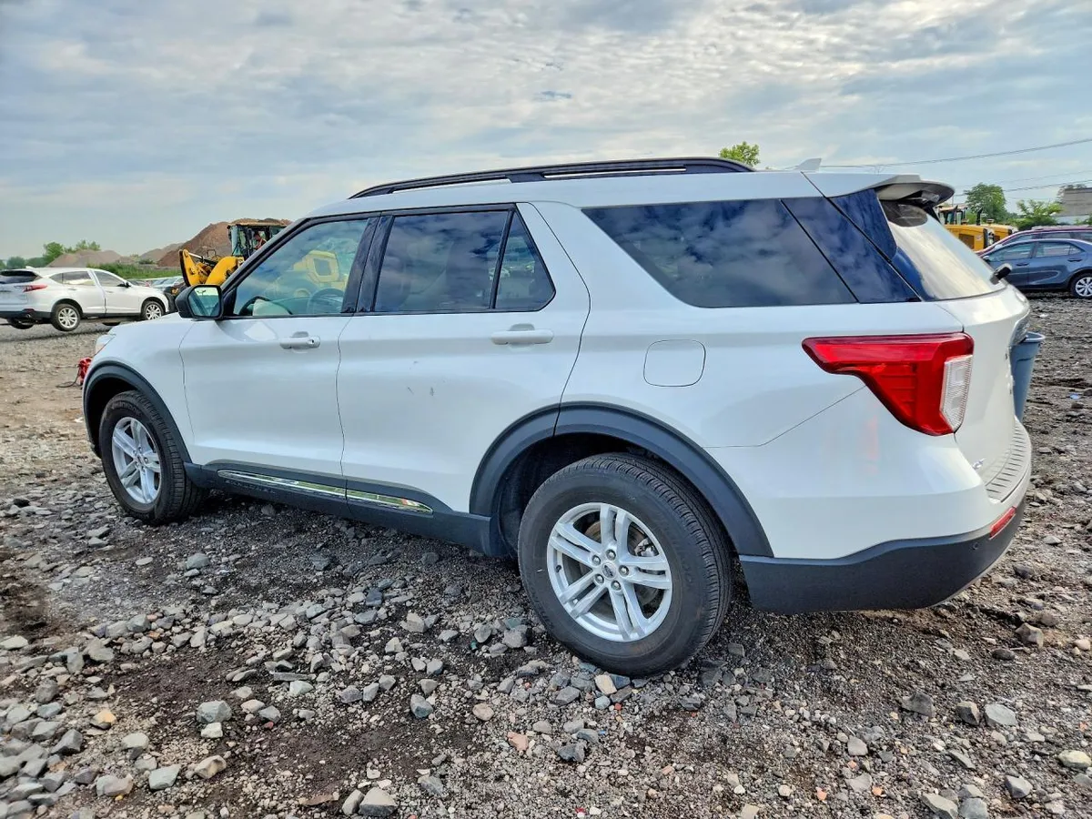 FORD EXPLORER XLT 2024