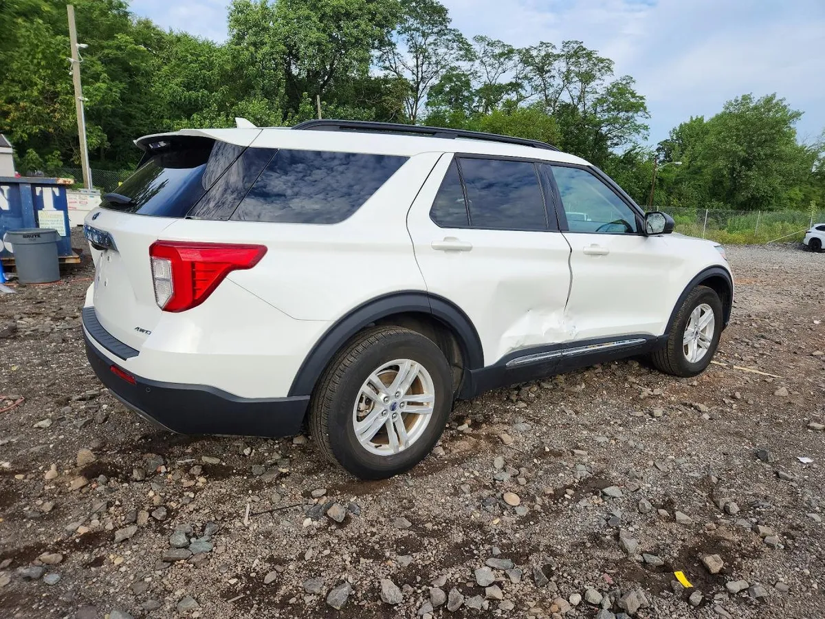 FORD EXPLORER XLT 2024