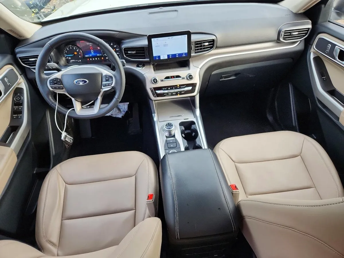 FORD EXPLORER XLT 2024