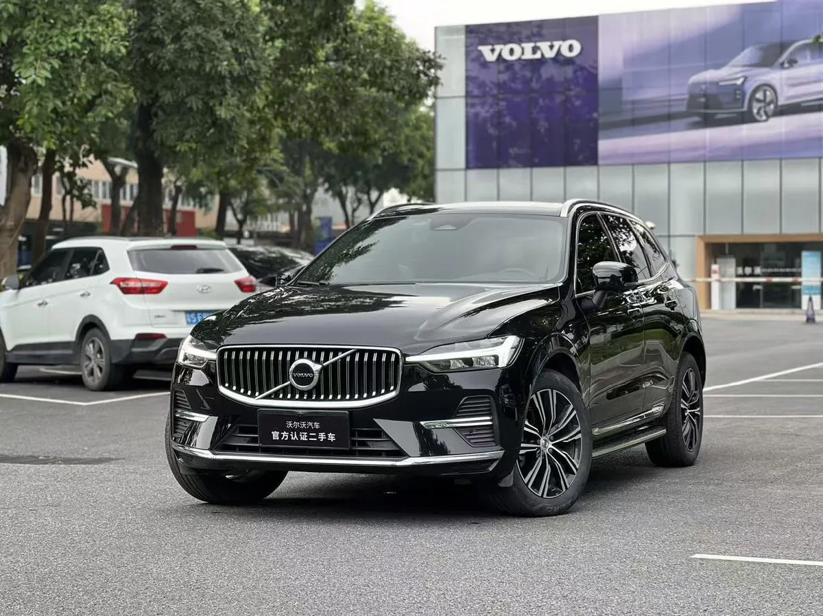 VOLVO XC60 LUXURY 2022