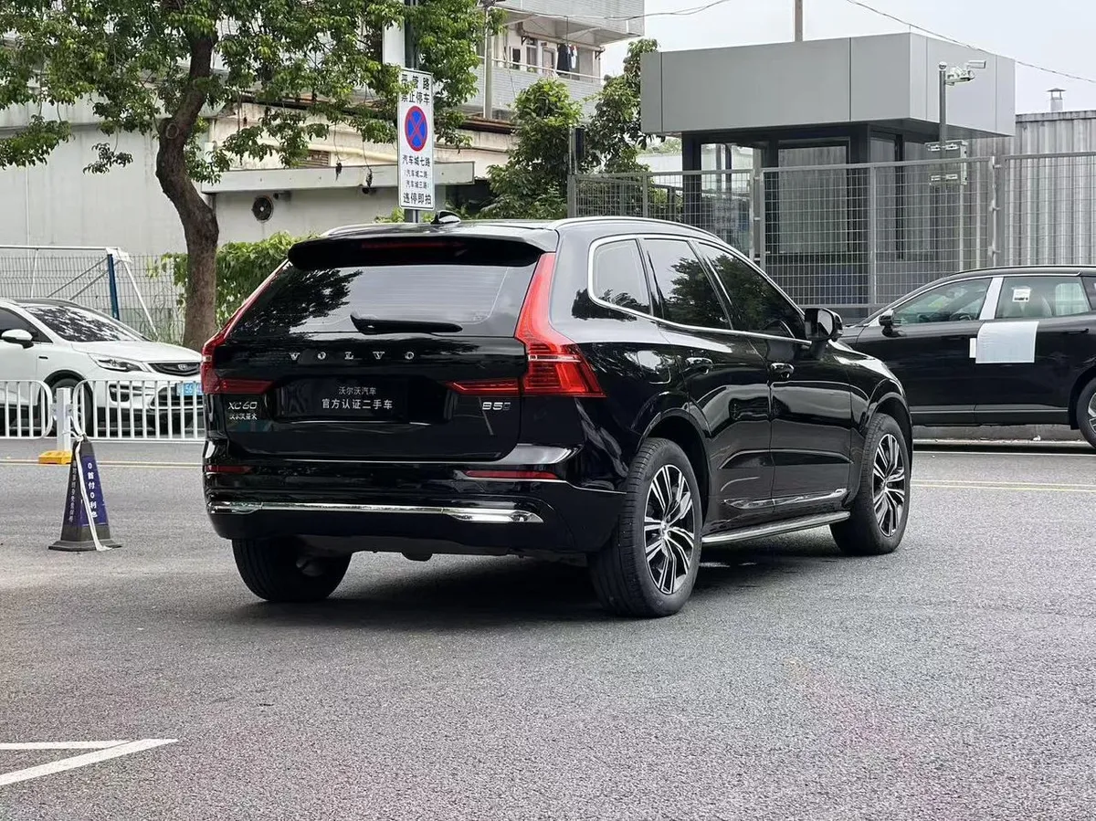 VOLVO XC60 LUXURY 2022