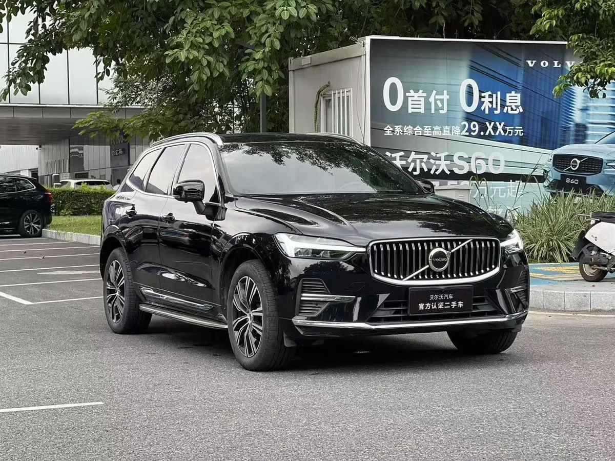 VOLVO XC60 LUXURY 2022