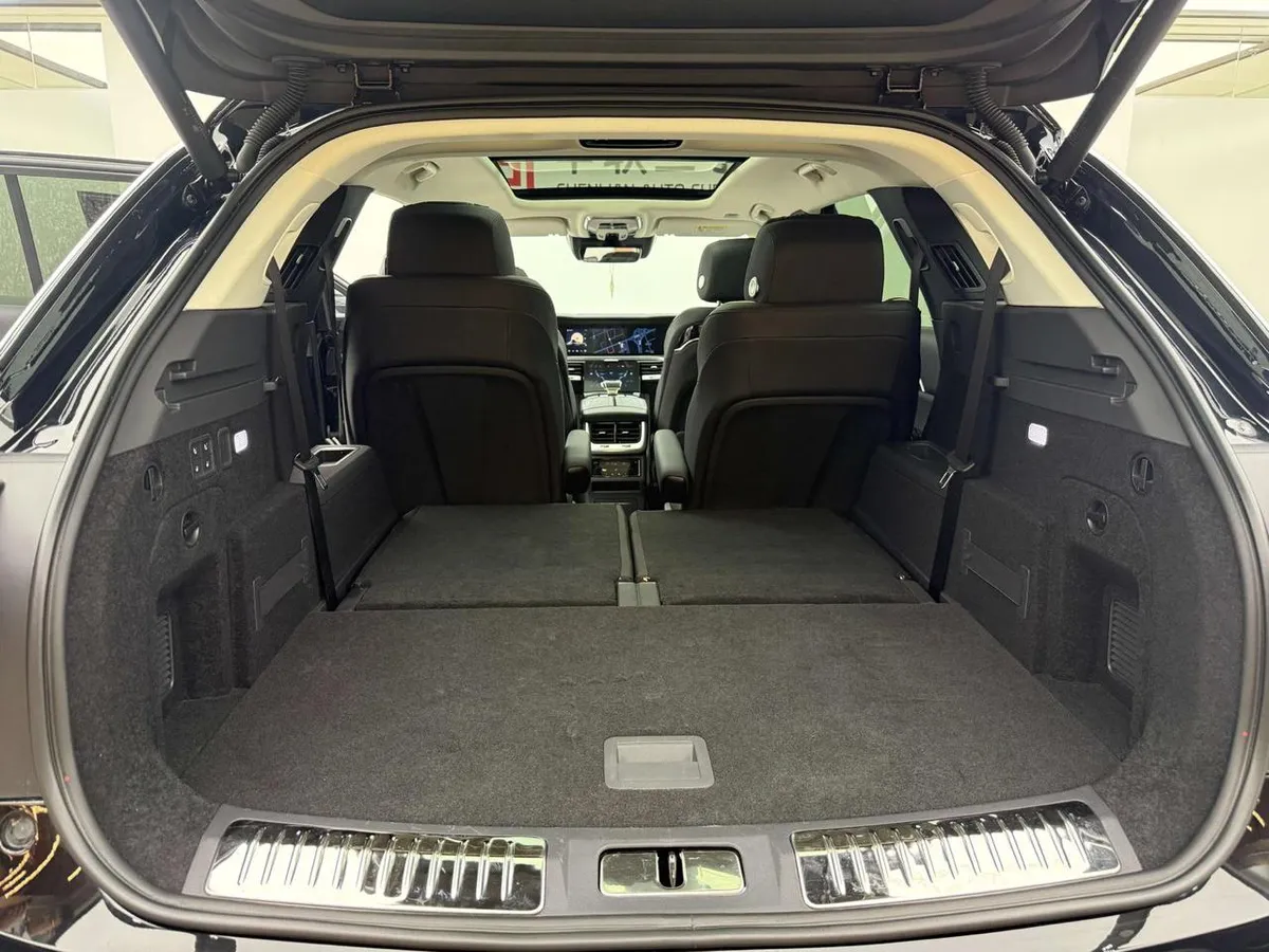 HONGQI E-HS9 2022