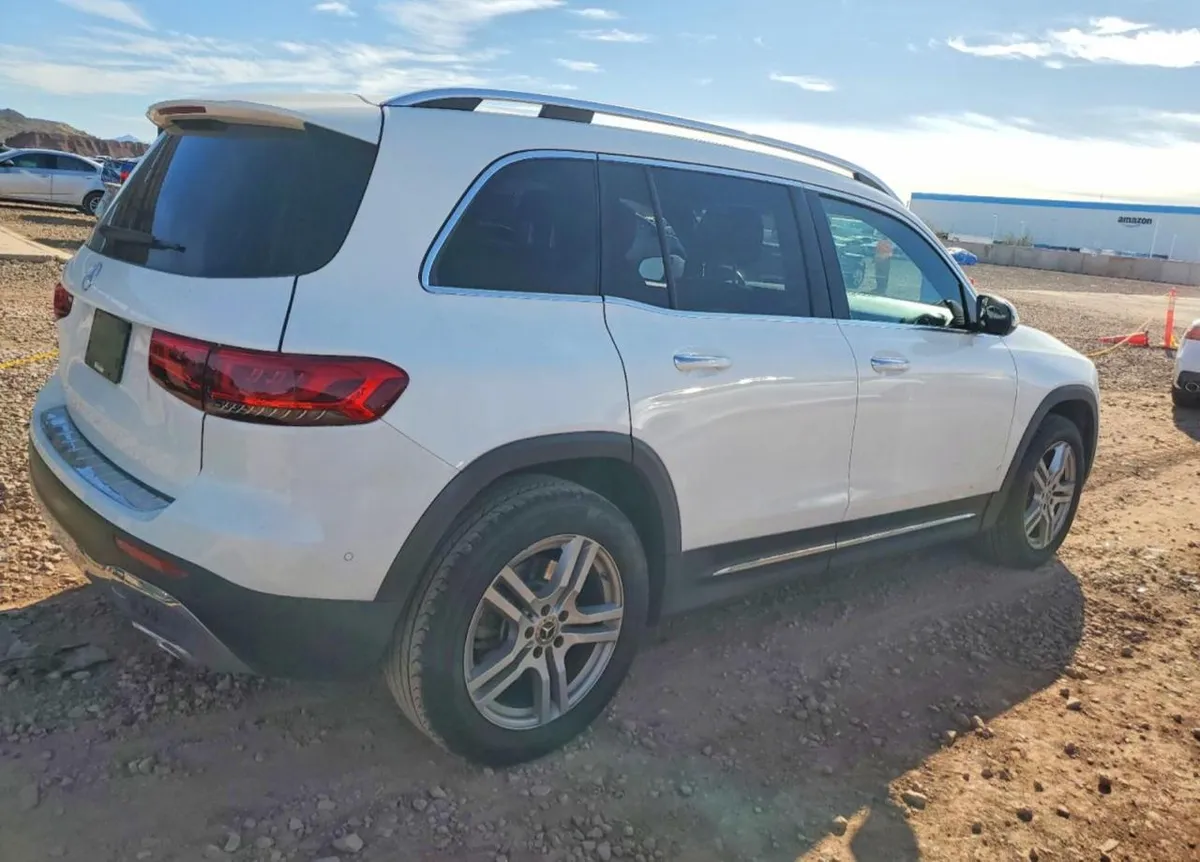 MERCEDES-BENZ GLB 250 2023