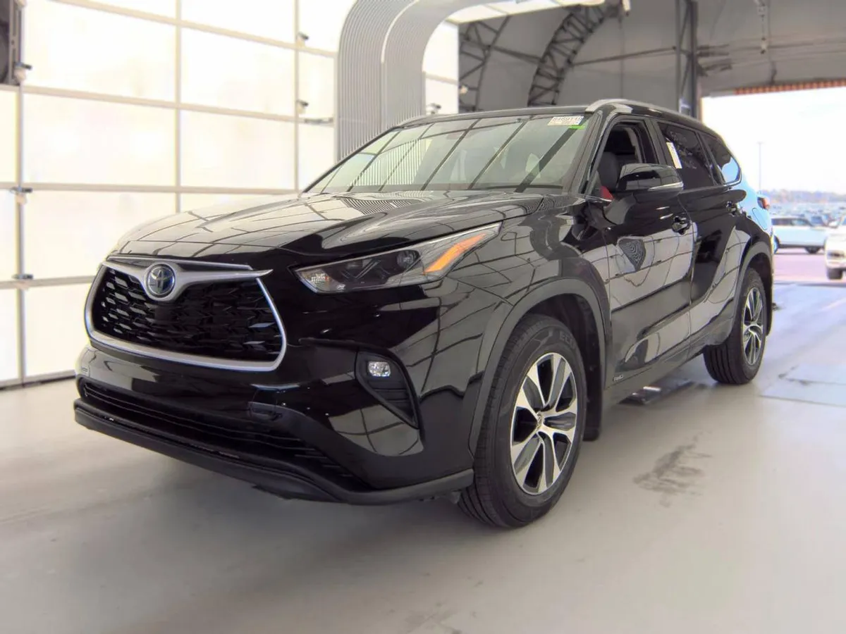 TOYOTA HIGHLANDER HYBRID XLE 2023