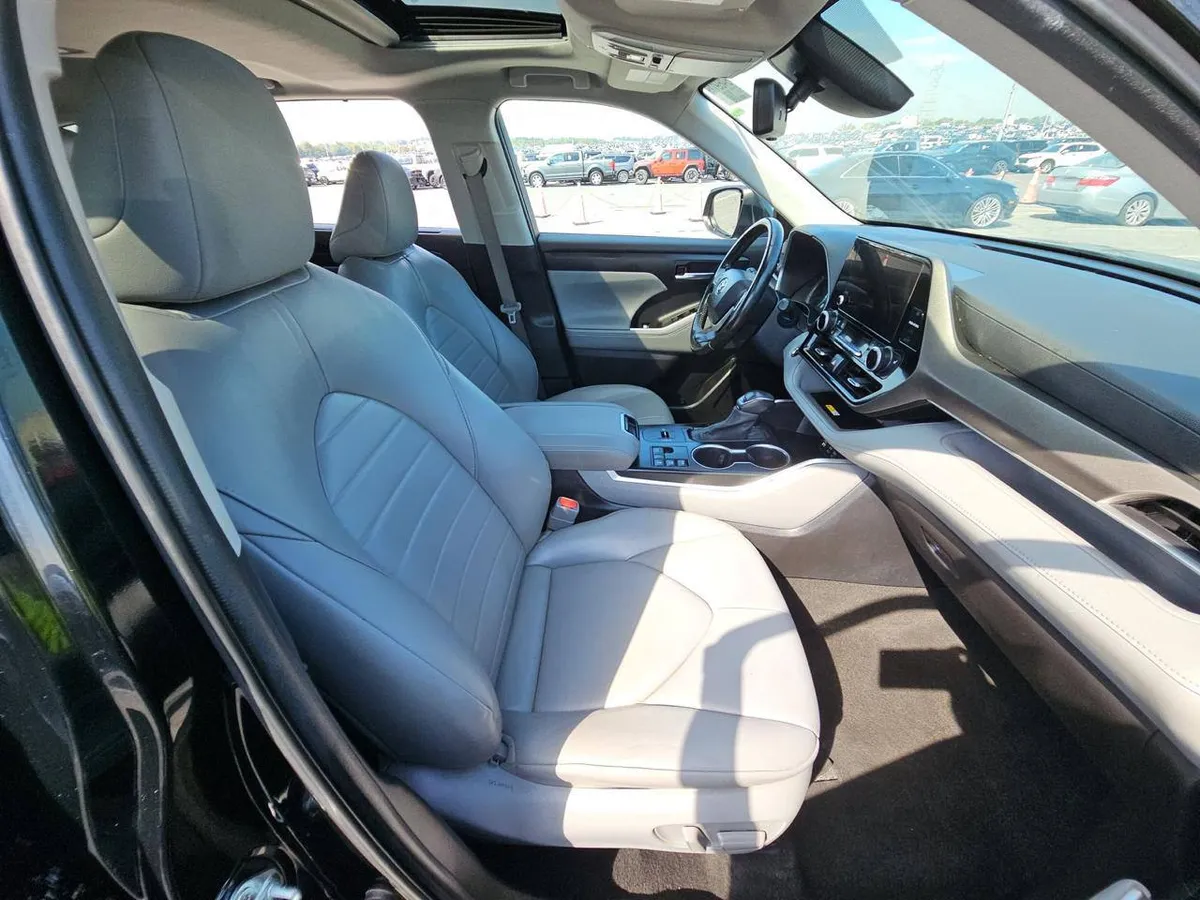 TOYOTA HIGHLANDER HYBRID XLE 2023