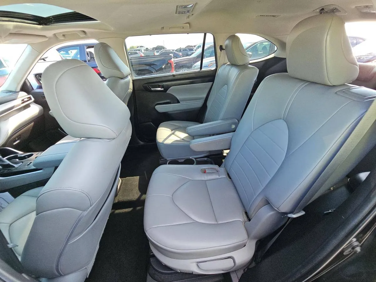 TOYOTA HIGHLANDER HYBRID XLE 2023