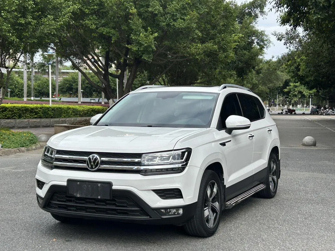 VOLKSWAGEN THARU 2022