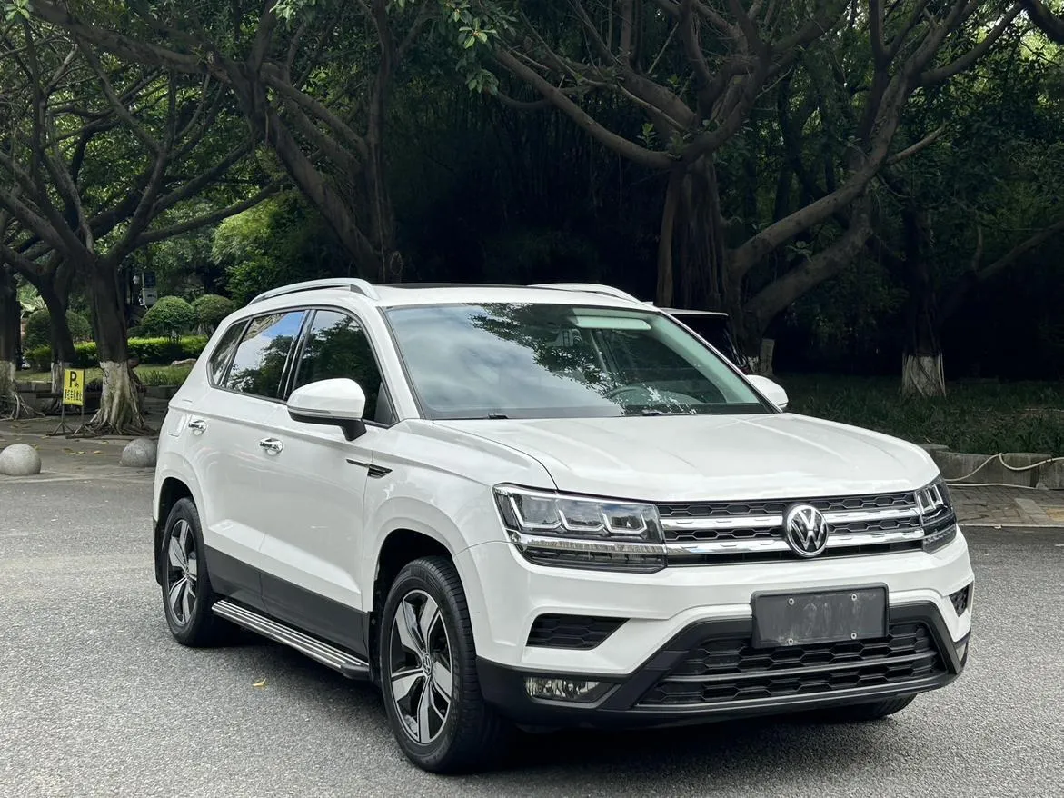 VOLKSWAGEN THARU 2022