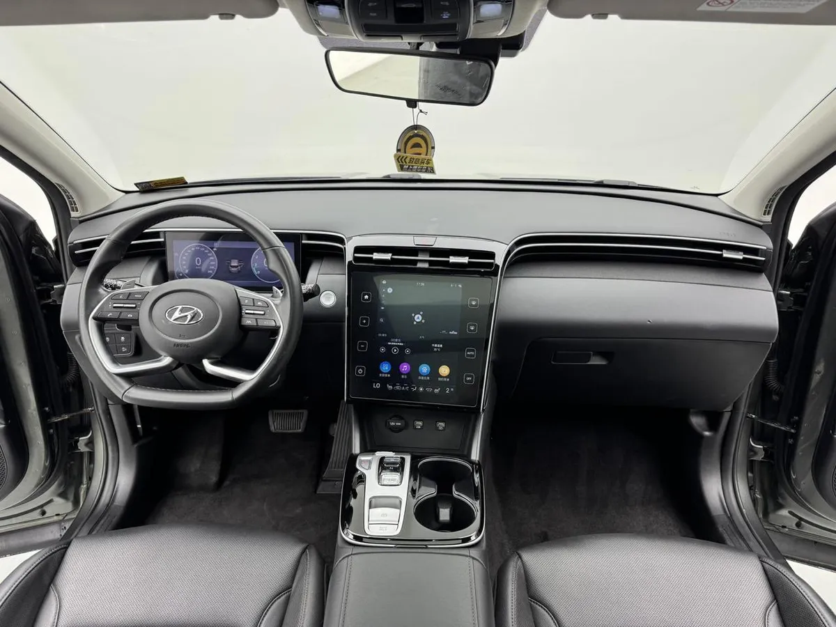 HYUNDAI TUCSON PREMIUM 2023